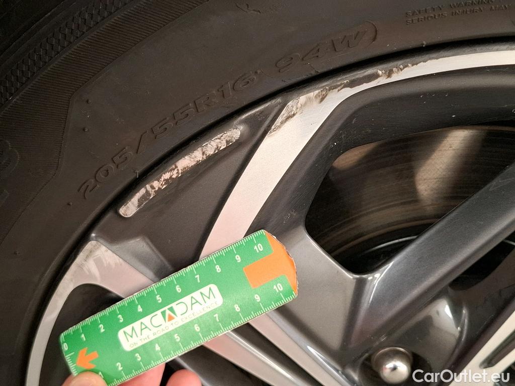  Hyundai  i30  cw Business 1.6 CRDi 115CV BVA7 E6d #56