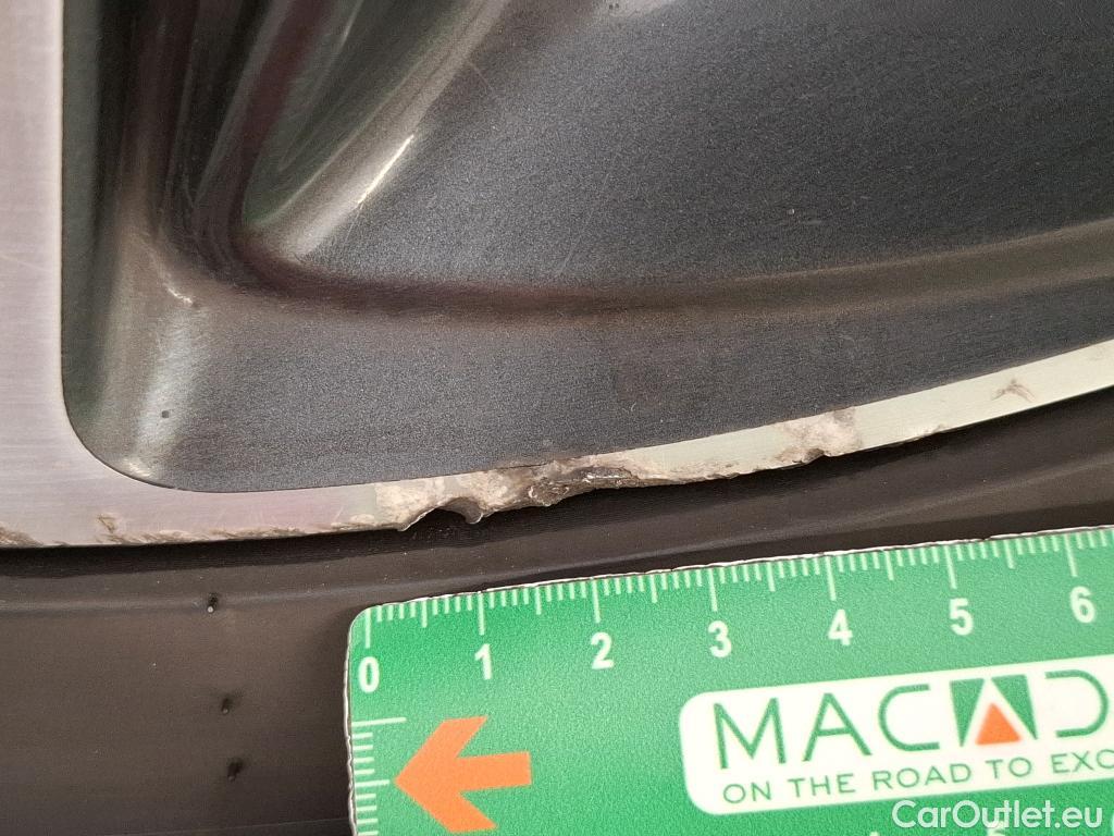  Hyundai  i30  cw Business 1.6 CRDi 115CV BVA7 E6d #8