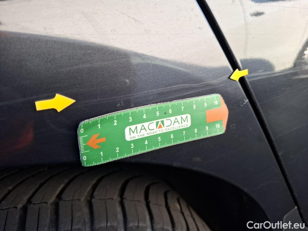  Hyundai  i30  cw Business 1.6 CRDi 115CV BVA7 E6d #32