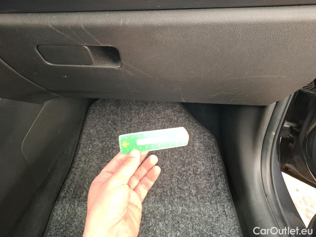  Hyundai  i30  cw Business 1.6 CRDi 115CV BVA7 E6d #60