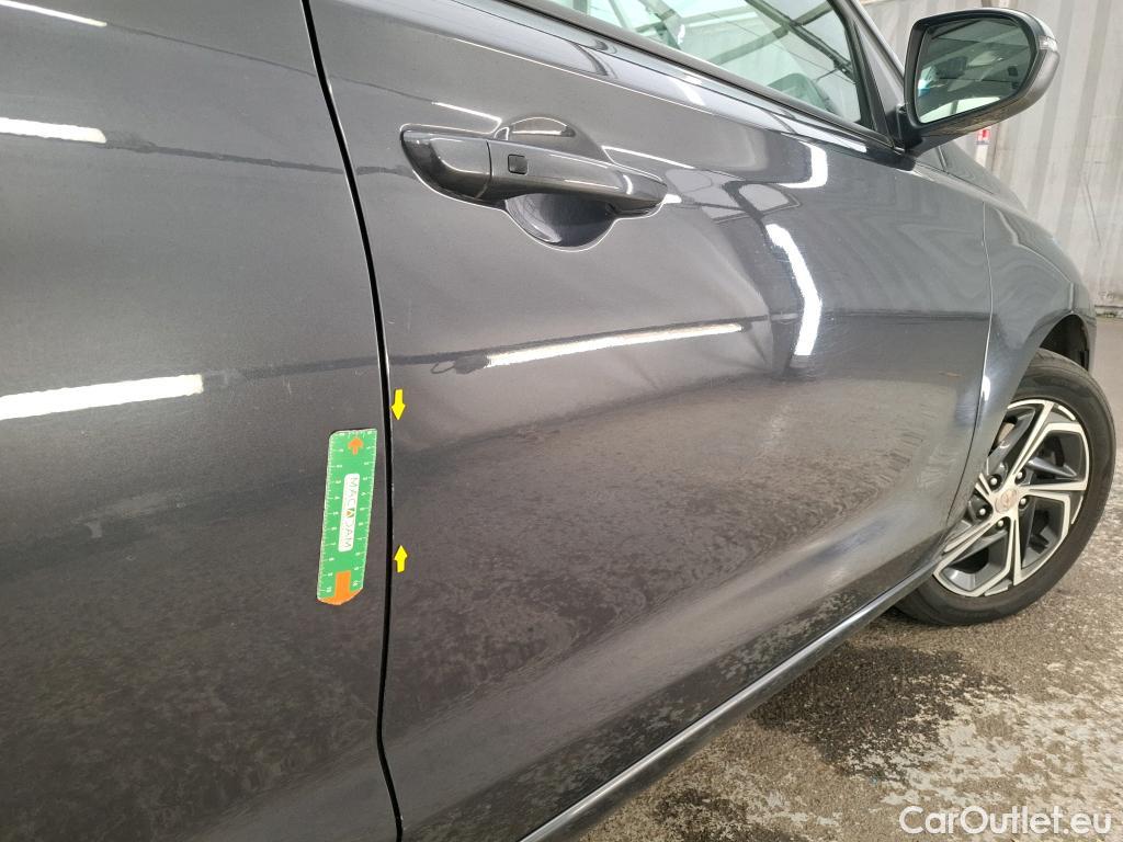  Hyundai  i30  cw Business 1.6 CRDi 115CV BVA7 E6d #16