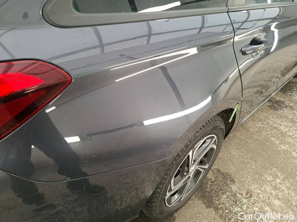  Hyundai  i30  cw Business 1.6 CRDi 115CV BVA7 E6d #29