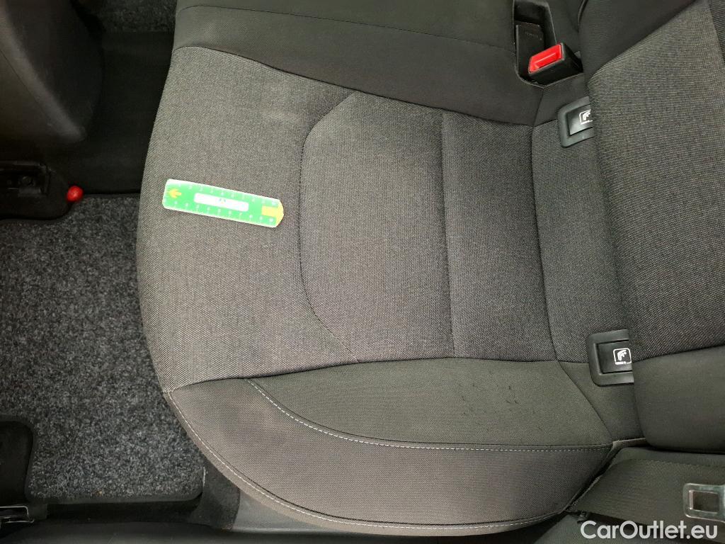  Hyundai  i30  cw Business 1.6 CRDi 115CV BVA7 E6d #84