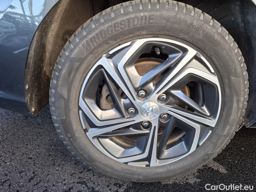  Hyundai  i30  cw Business 1.6 CRDi 115CV BVA7 E6d #64