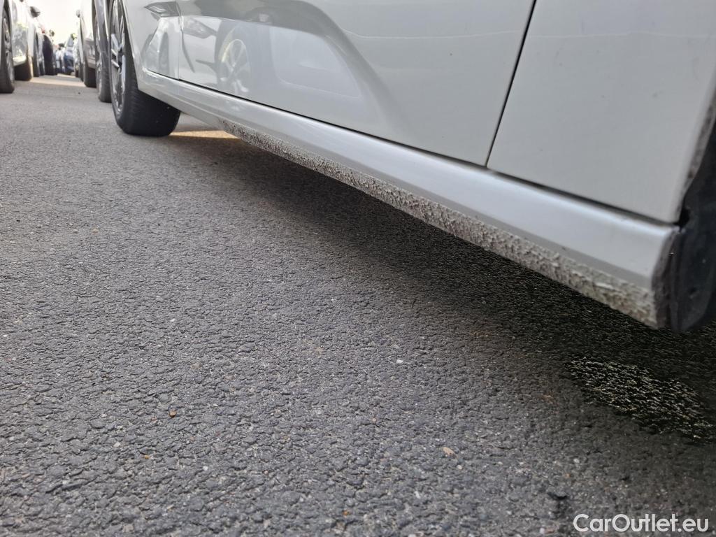  Peugeot  308  Active Pack 1.5 HDi 130CV BVM6 E6d #15