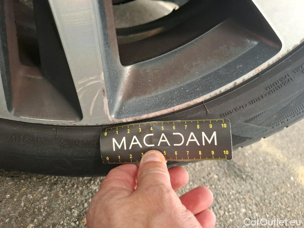  Peugeot  308 PEUGEOT  / 2017 / 5P / Berline BlueHDi 130 EAT8 S&S ALLURE BUSINESS #30