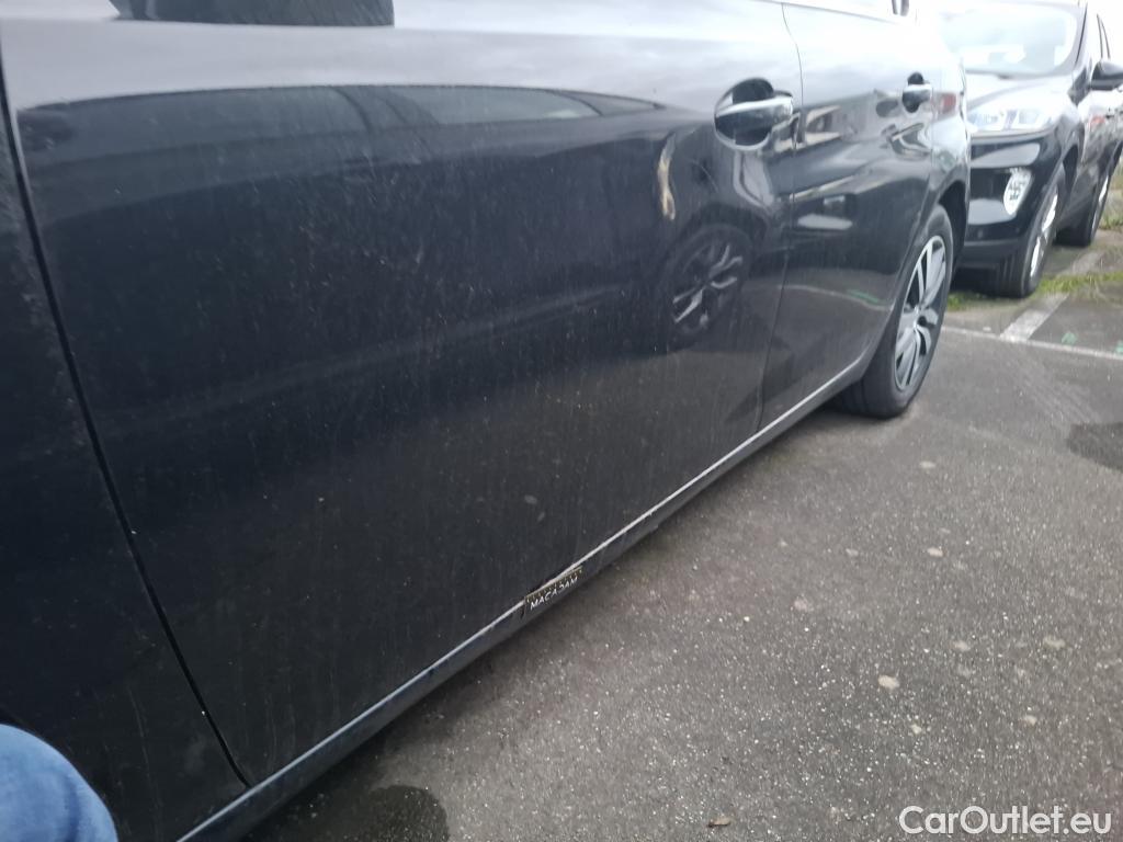  Peugeot  308 PEUGEOT  / 2017 / 5P / Berline BlueHDi 130 EAT8 S&S ALLURE BUSINESS #4