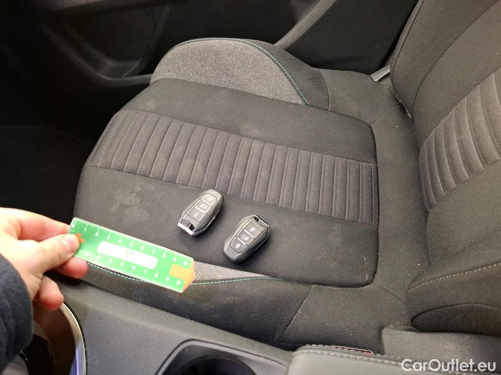  Peugeot  5008  Active Pack 1.5 HDi 130CV BVA8 7 Sieges E6d #21