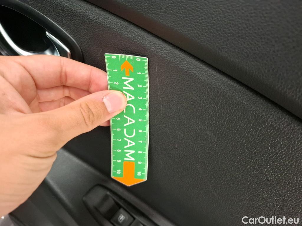  Renault  Captur RENAULT  5p Crossover Business dCi 90 - 18 #40