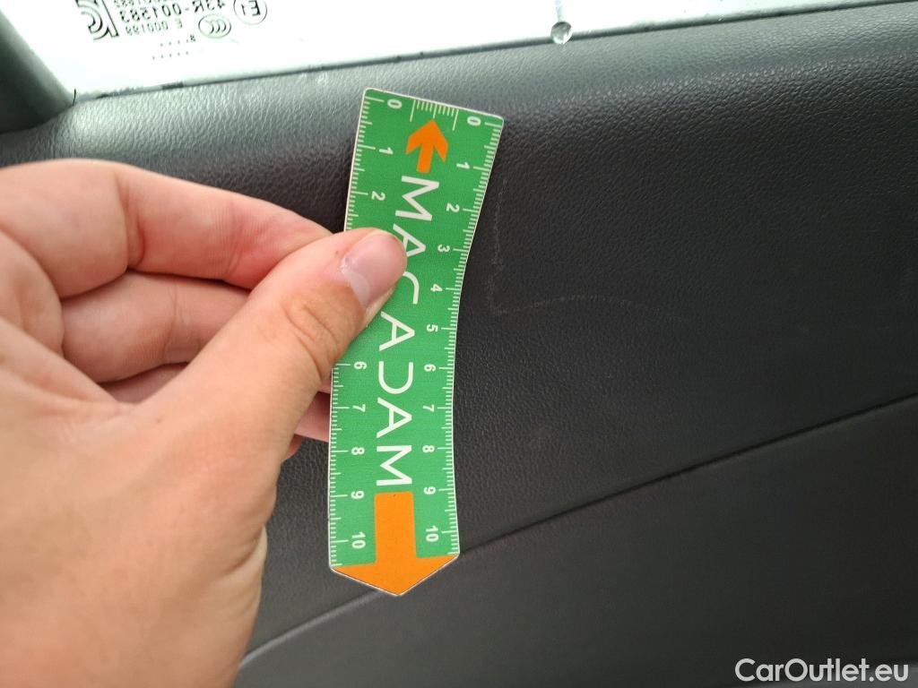  Renault  Captur RENAULT  5p Crossover Business dCi 90 - 18 #38