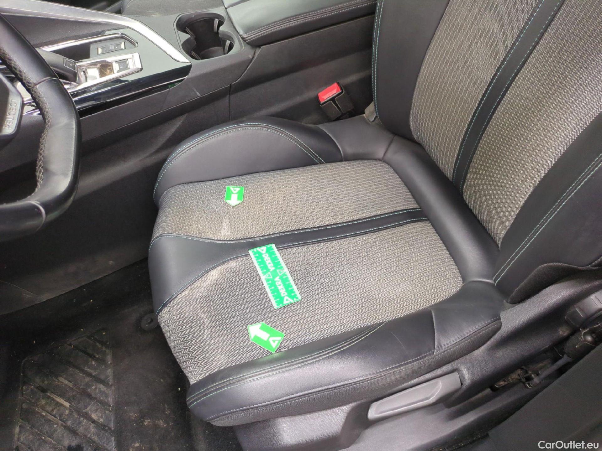  Peugeot  5008  Allure 1.5 HDi 130CV BVA8 7 Sieges E6d #8