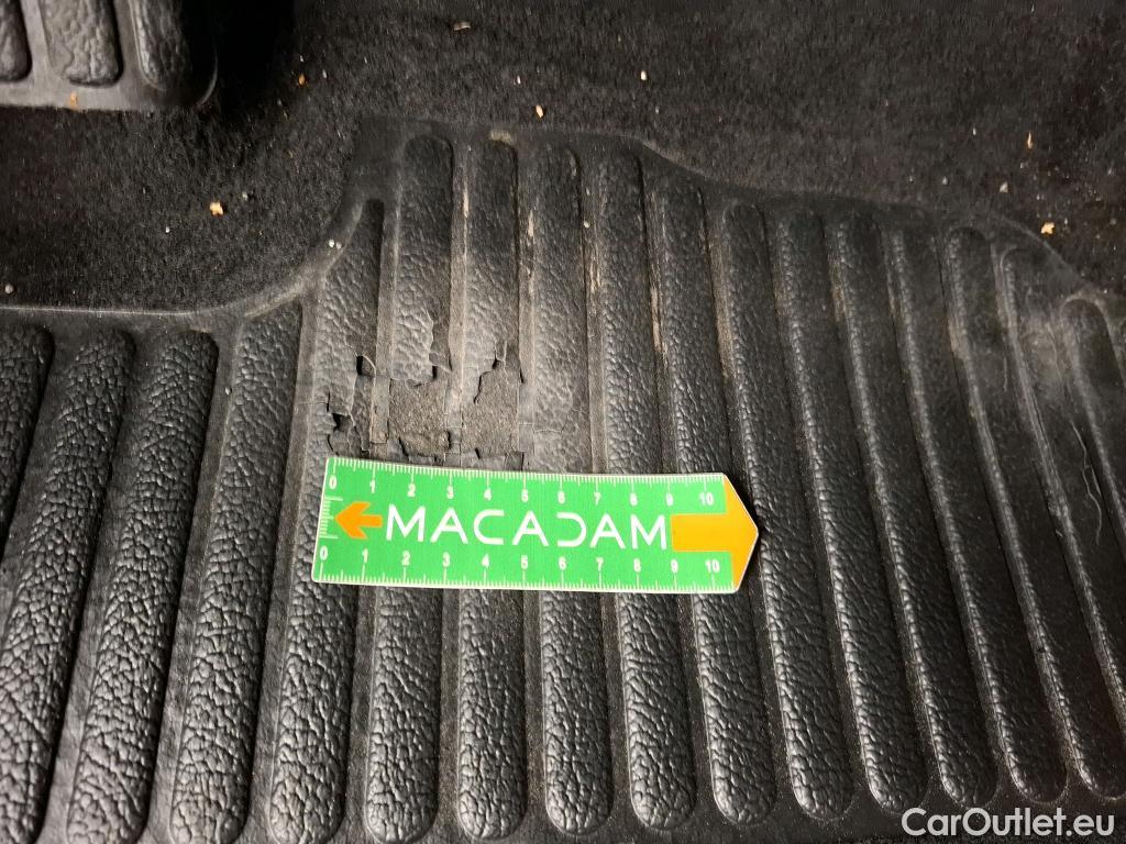  Renault  Captur RENAULT  5p Crossover Business dCi 90 - 18 #33