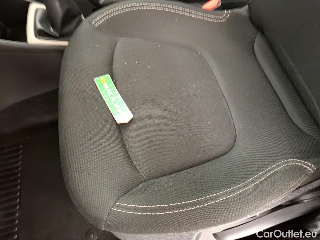  Renault  Captur RENAULT  5p Crossover Business dCi 90 - 18 #35