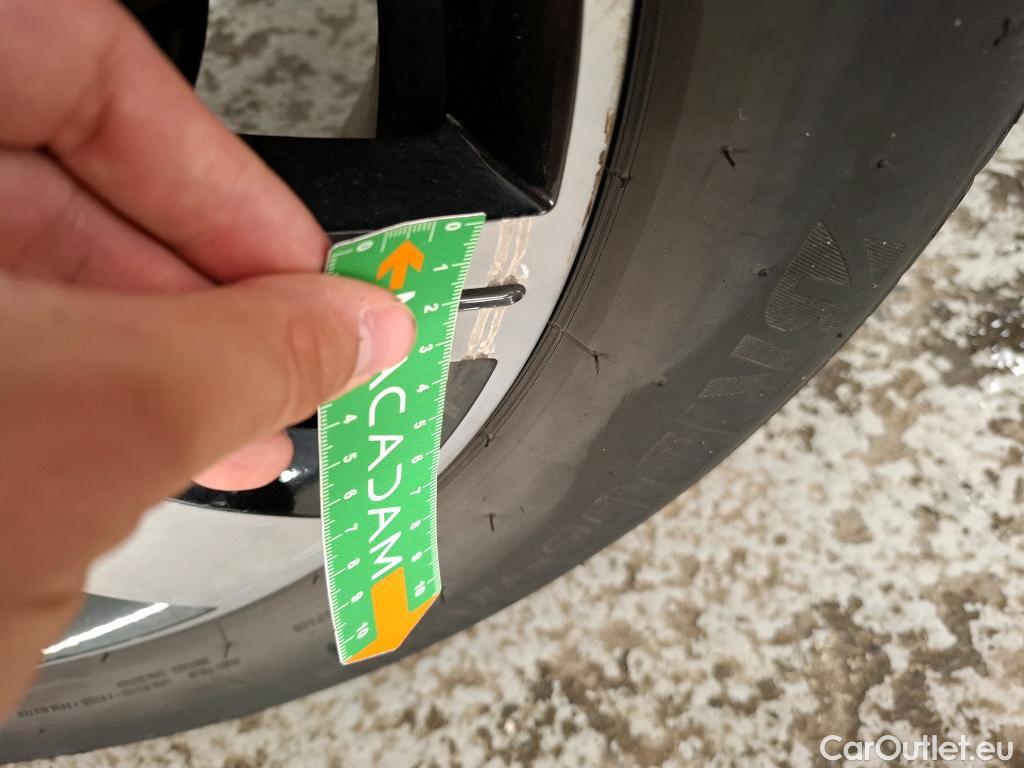  Renault  Captur RENAULT  5p Crossover Business dCi 90 - 18 #17