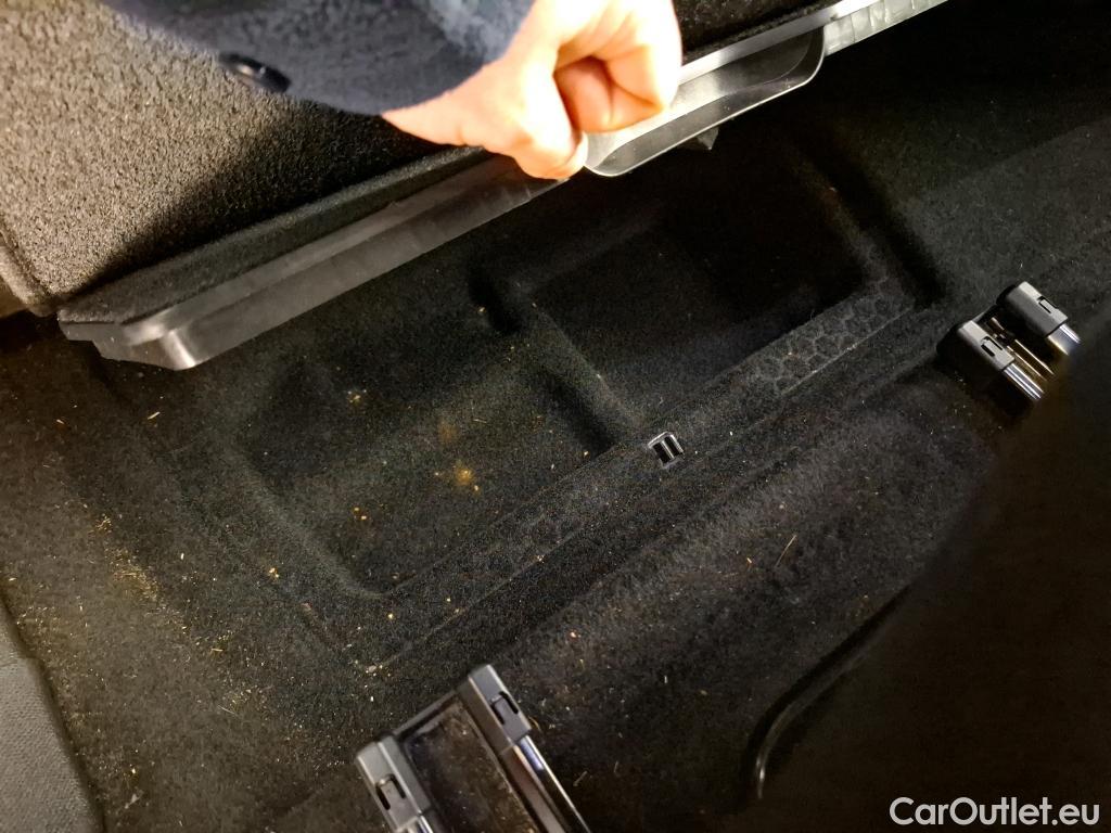  Peugeot  5008  Active Pack 1.5 HDi 130CV BVA8 7 Sieges E6d #17