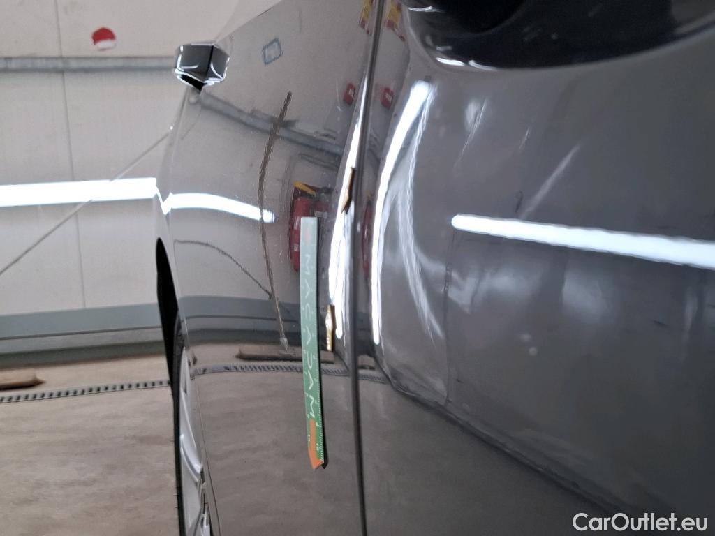  Volkswagen  Golf  VOLKSWAGEN 2020  5P  Berline 2 0 TDI SCR 150 DSG7 Life Busi 1st #37