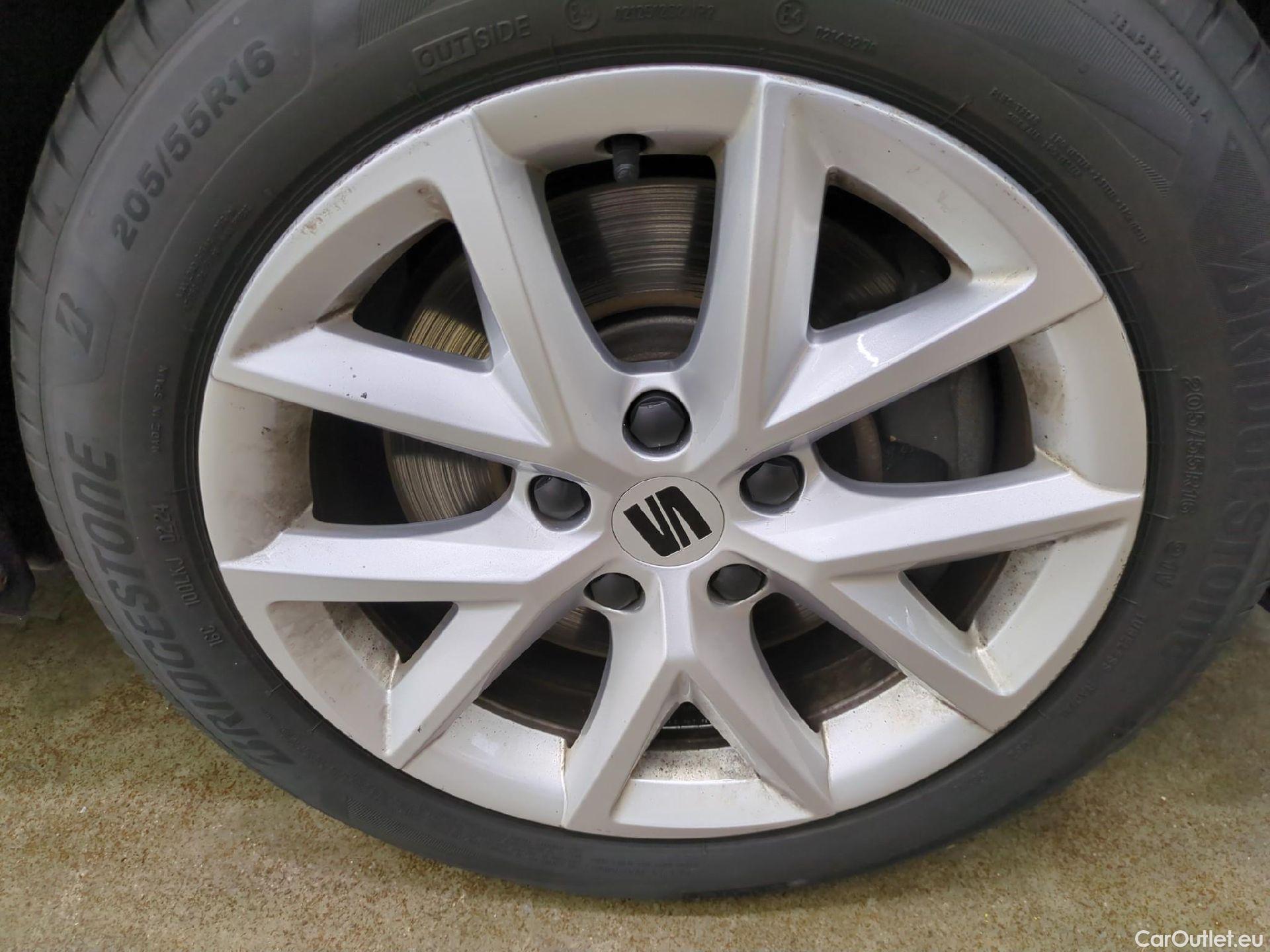  Seat  Leon SEAT  Sportstourer / 2020 / 5P / Break 2.0 TDI 150 DSG S&S Style Business #9