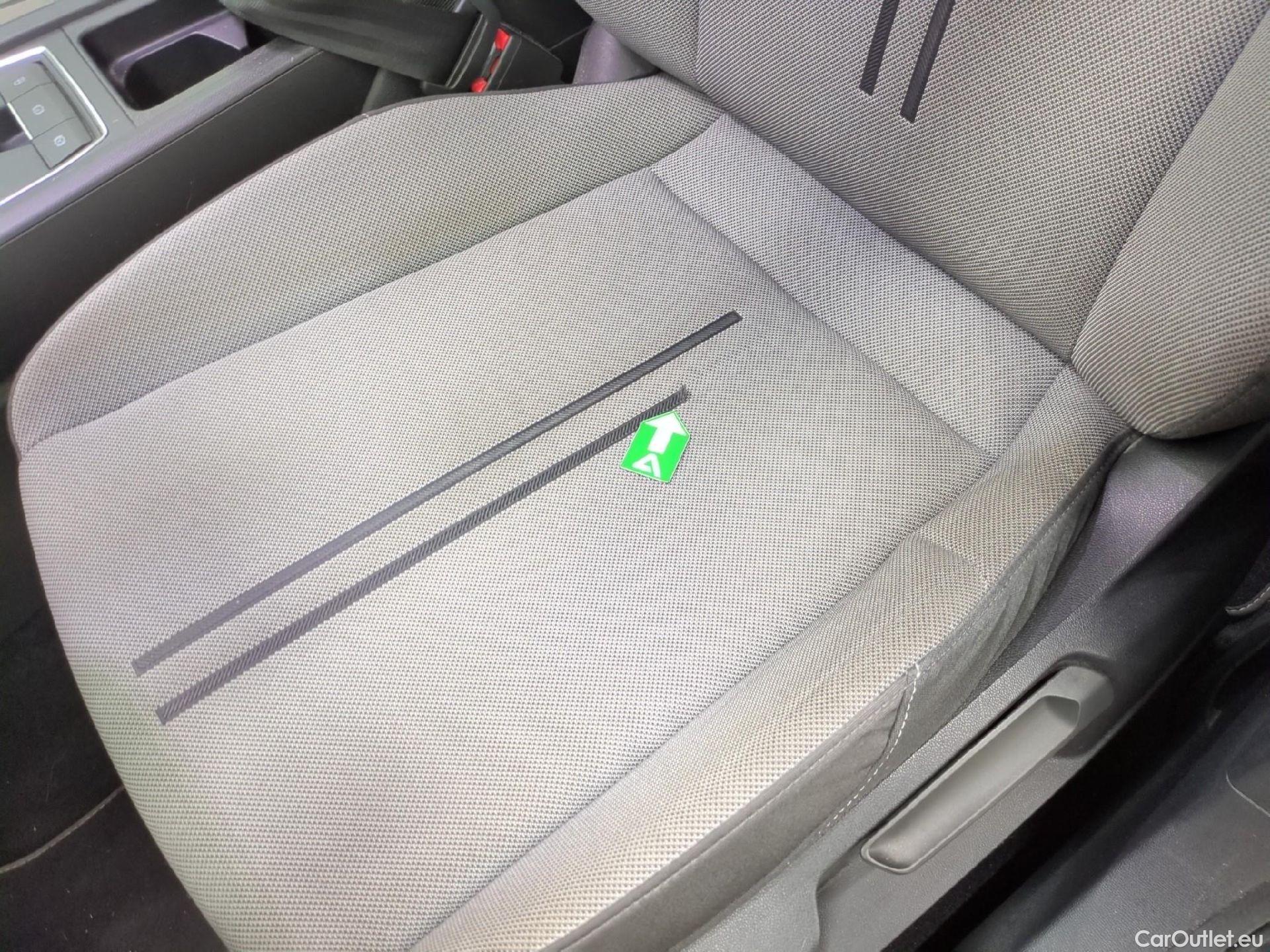  Seat  Leon SEAT  Sportstourer / 2020 / 5P / Break 2.0 TDI 150 DSG S&S Style Business #7