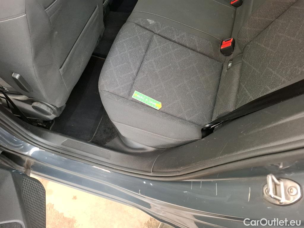  Volkswagen  Golf  VOLKSWAGEN 2020  5P  Berline 2 0 TDI SCR 150 DSG7 Life Busi 1st #17