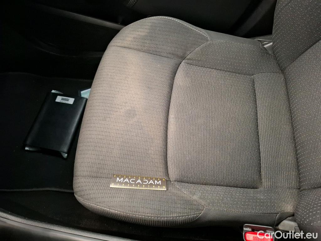  Toyota  C-HR TOYOTA  5p Berline 1.8 HYBRIDE 122 DYNAMIC BUSINESS #89