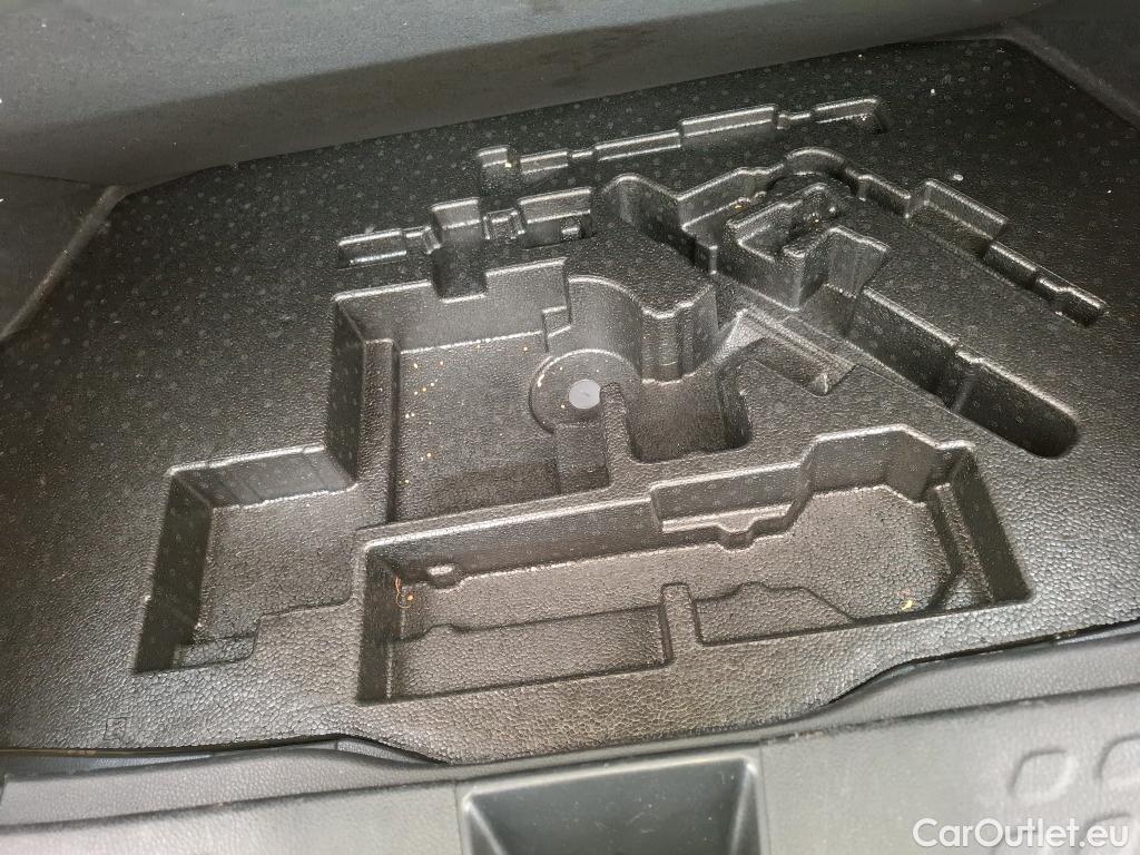  Toyota  C-HR TOYOTA  5p Berline 1.8 HYBRIDE 122 DYNAMIC BUSINESS #74