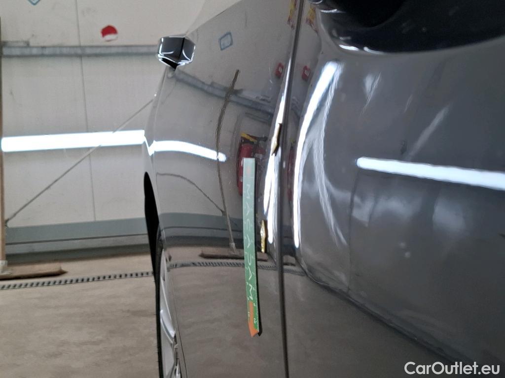  Volkswagen  Golf  VOLKSWAGEN 2020  5P  Berline 2 0 TDI SCR 150 DSG7 Life Busi 1st #36