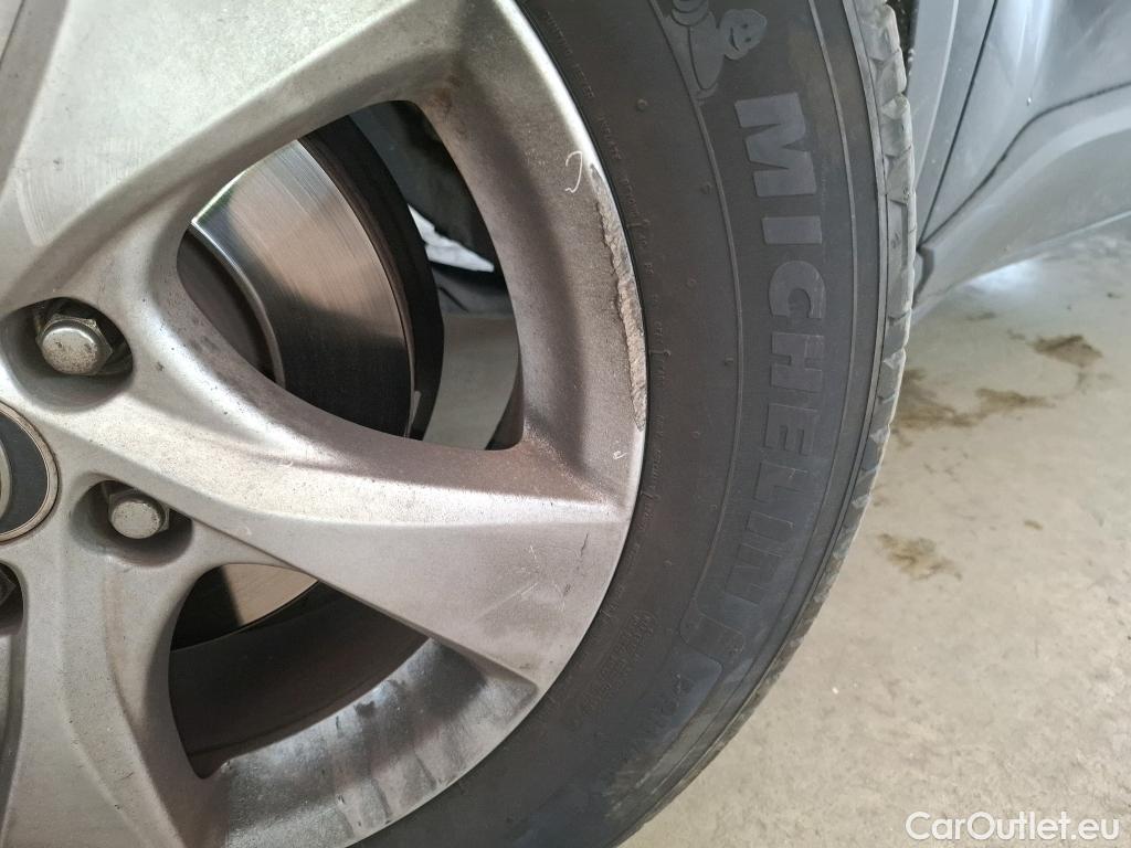  Toyota  C-HR TOYOTA  5p Berline 1.8 HYBRIDE 122 DYNAMIC BUSINESS #77