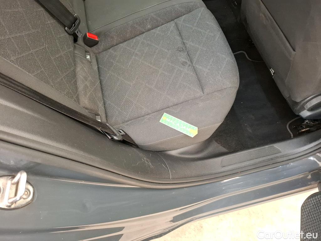  Volkswagen  Golf  VOLKSWAGEN 2020  5P  Berline 2 0 TDI SCR 150 DSG7 Life Busi 1st #20