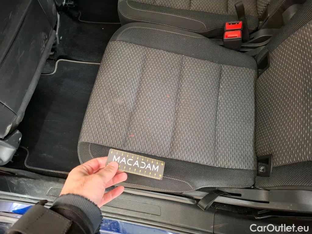  Volkswagen  Touran VOLKSWAGEN  / 2015 / 5P / monospace 2.0 TDI 115 DSG7 Lounge Business 7 pl #48