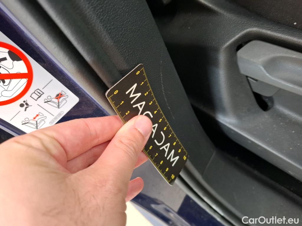  Volkswagen  Touran VOLKSWAGEN  / 2015 / 5P / monospace 2.0 TDI 115 DSG7 Lounge Business 7 pl #35