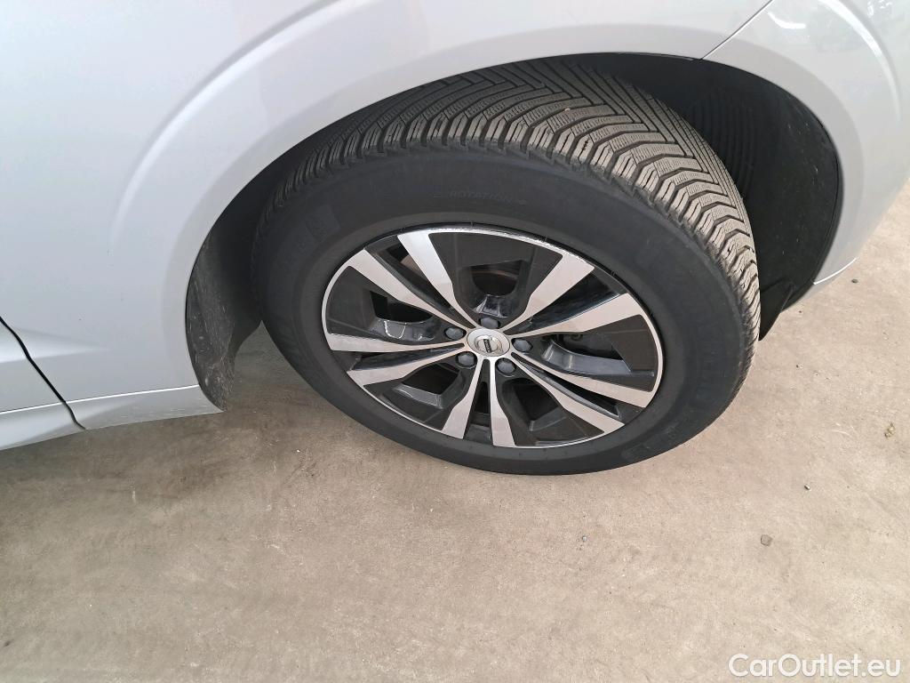  Volvo  XC60 VOLVO  / 2021 / 5P / SUV B4 197 GearTronic 8 Momentum #20