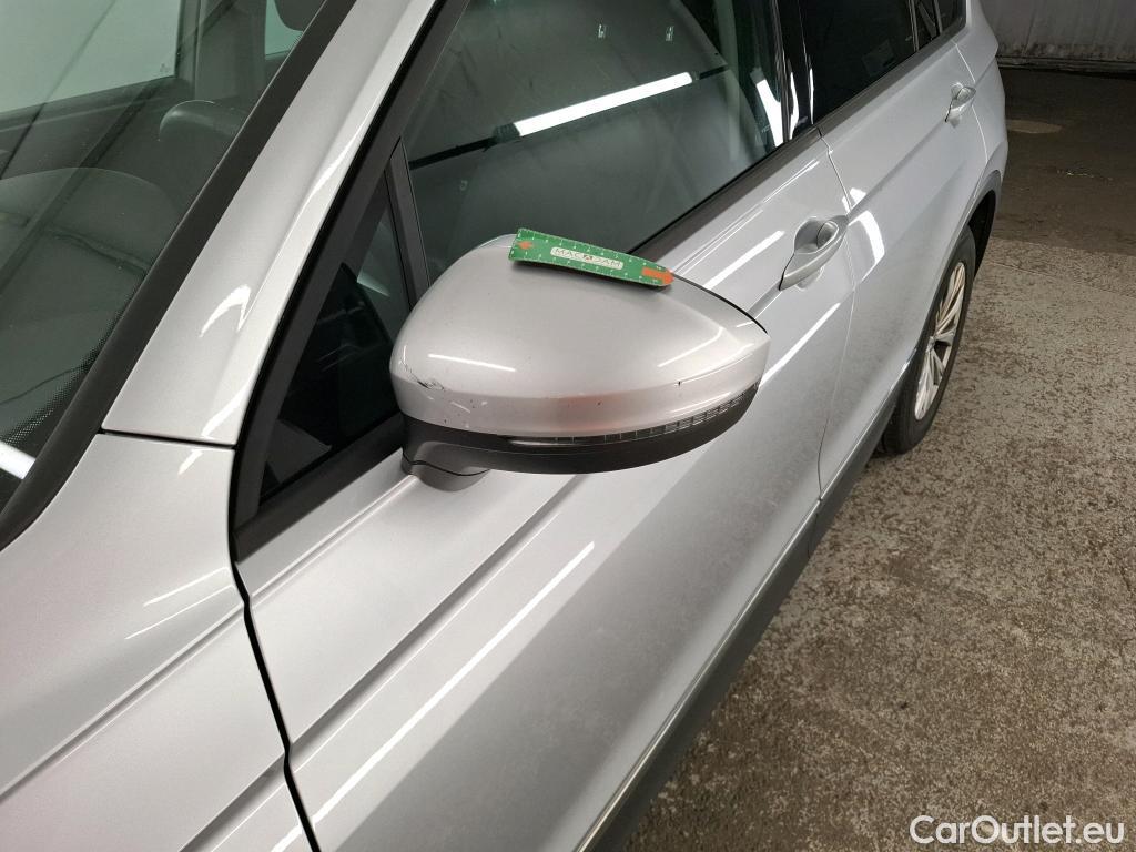  Volkswagen  Tiguan VOLKSWAGEN  / 2020 / 5P / SUV 2.0 TDI 150 DSG7 Life Business #17