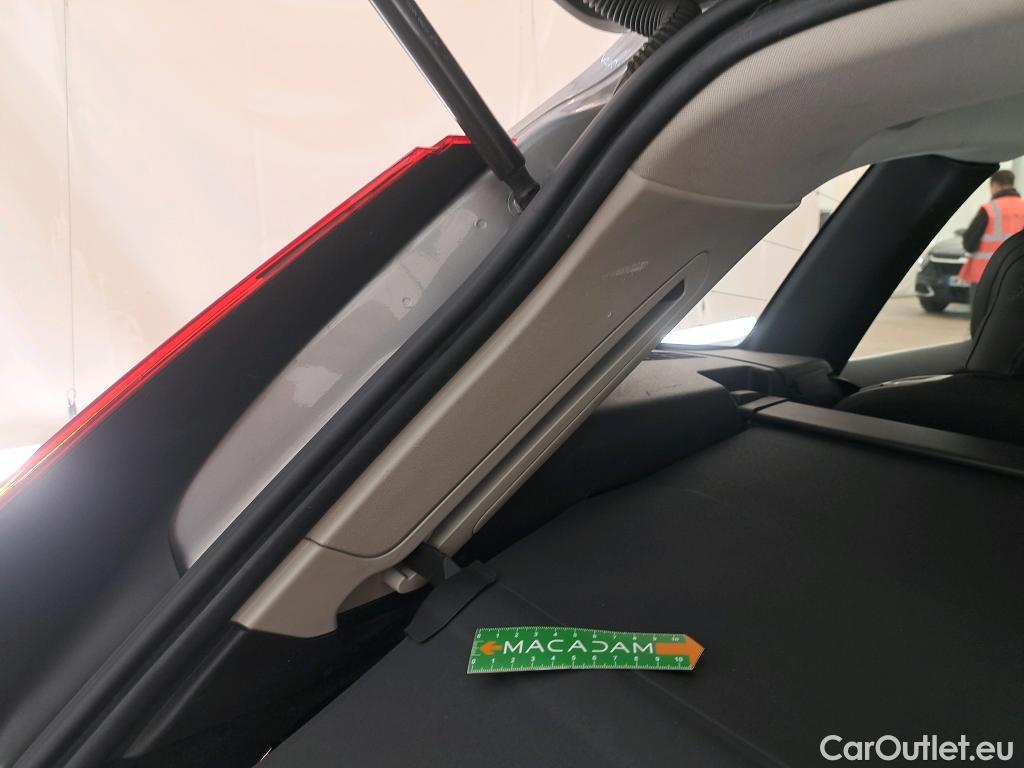  Volvo  XC60 VOLVO  / 2021 / 5P / SUV B4 197 GearTronic 8 Momentum #24