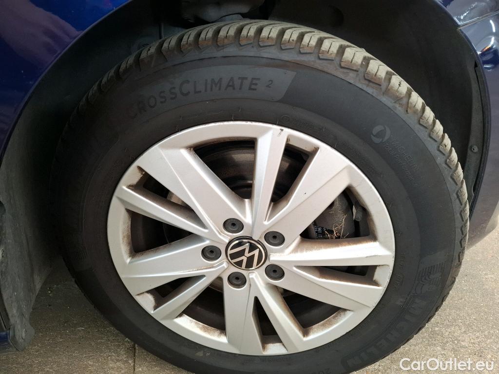  Volkswagen  Touran VOLKSWAGEN  / 2015 / 5P / monospace 2.0 TDI 115 DSG7 Lounge Business 7 pl #19