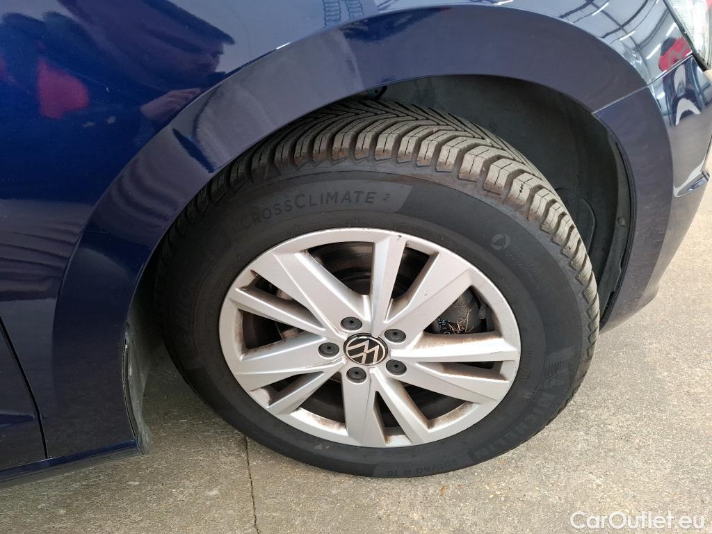  Volkswagen  Touran VOLKSWAGEN  / 2015 / 5P / monospace 2.0 TDI 115 DSG7 Lounge Business 7 pl #18