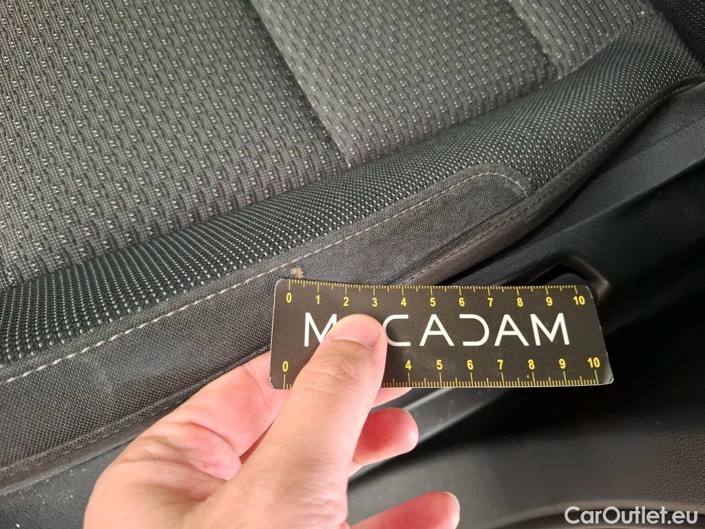  Volkswagen  Touran VOLKSWAGEN  / 2015 / 5P / monospace 2.0 TDI 115 DSG7 Lounge Business 7 pl #31