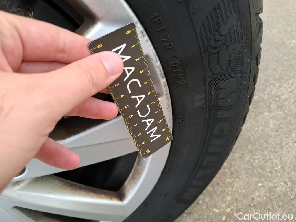  Volkswagen  Touran VOLKSWAGEN  / 2015 / 5P / monospace 2.0 TDI 115 DSG7 Lounge Business 7 pl #20