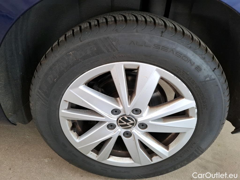  Volkswagen  Touran VOLKSWAGEN  / 2015 / 5P / monospace 2.0 TDI 115 DSG7 Lounge Business 7 pl #2