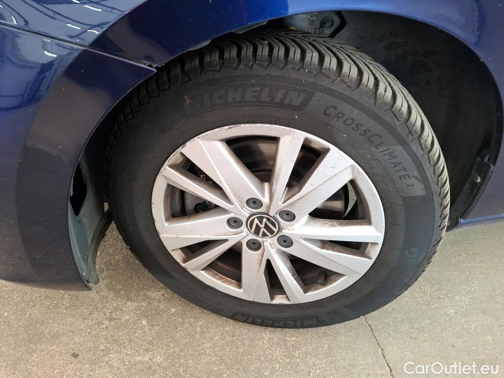  Volkswagen  Touran VOLKSWAGEN  / 2015 / 5P / monospace 2.0 TDI 115 DSG7 Lounge Business 7 pl #23