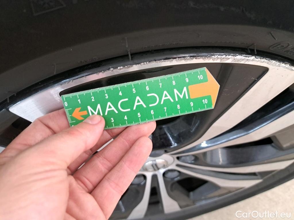  Volvo  XC60 VOLVO  / 2021 / 5P / SUV B4 197 GearTronic 8 Momentum #22