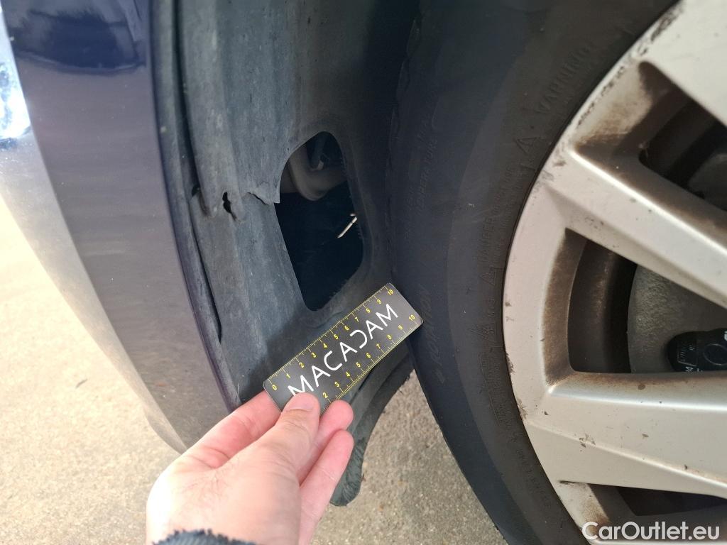  Volkswagen  Touran VOLKSWAGEN  / 2015 / 5P / monospace 2.0 TDI 115 DSG7 Lounge Business 7 pl #46