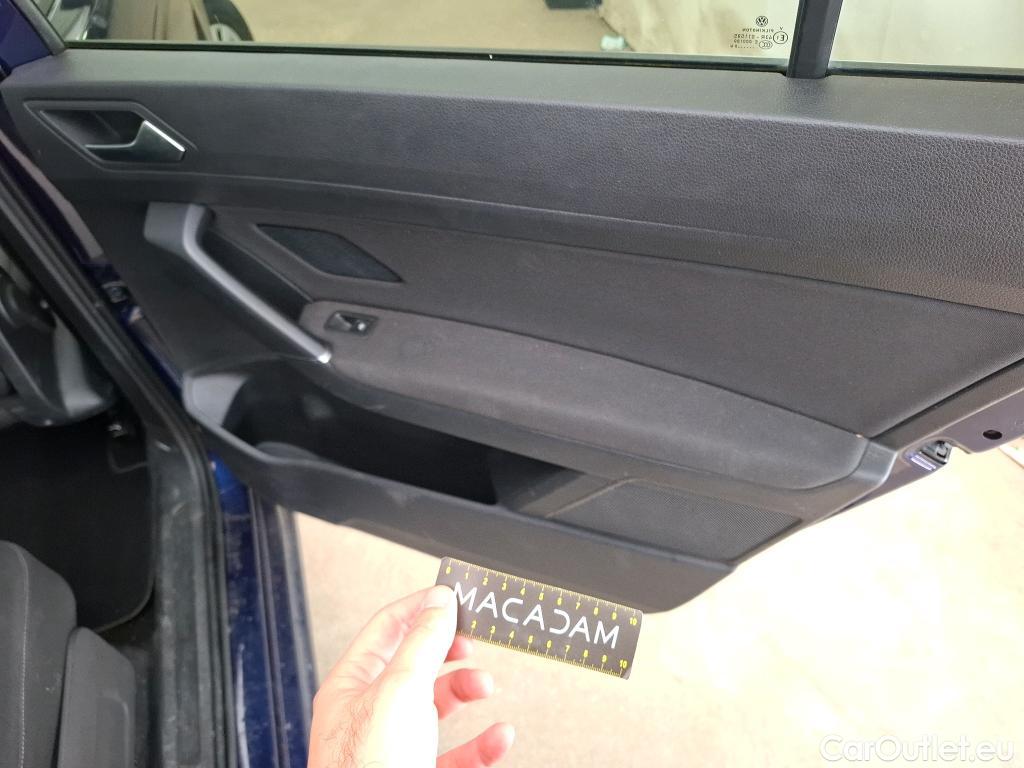  Volkswagen  Touran VOLKSWAGEN  / 2015 / 5P / monospace 2.0 TDI 115 DSG7 Lounge Business 7 pl #36