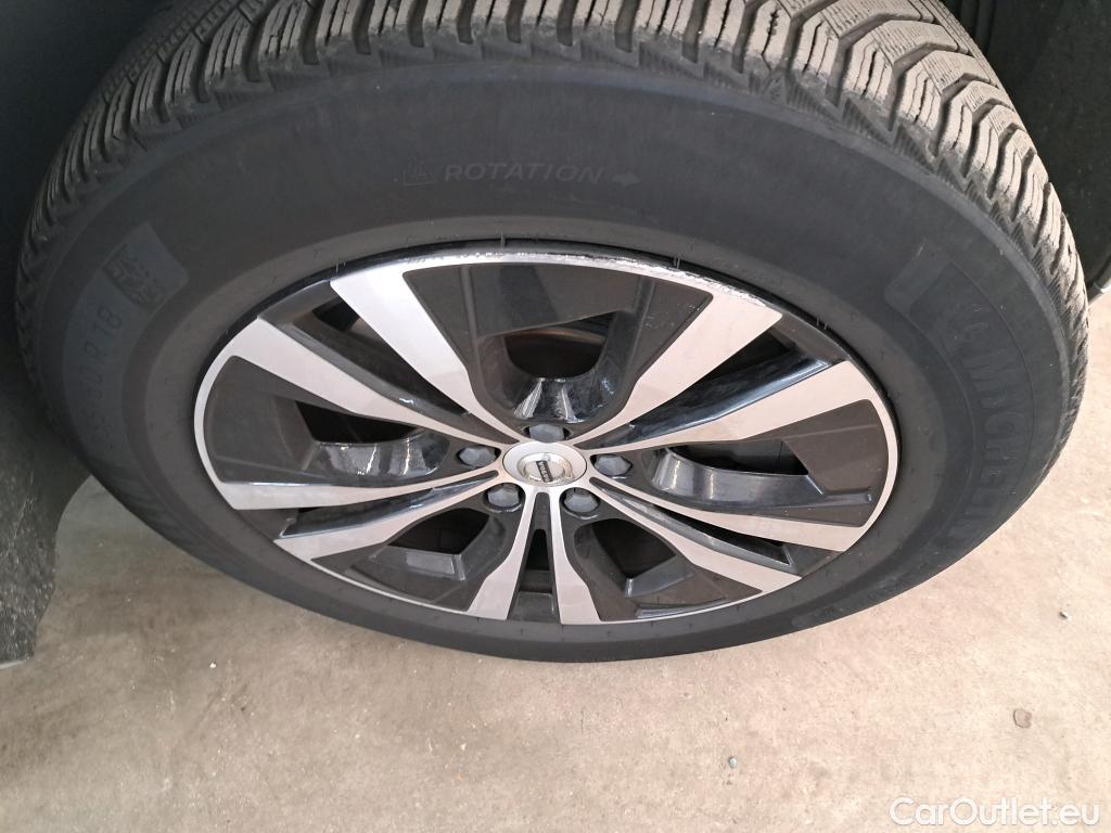  Volvo  XC60 VOLVO  / 2021 / 5P / SUV B4 197 GearTronic 8 Momentum #21