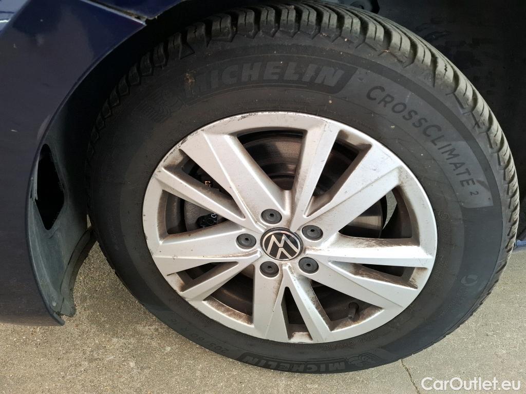  Volkswagen  Touran VOLKSWAGEN  / 2015 / 5P / monospace 2.0 TDI 115 DSG7 Lounge Business 7 pl #24