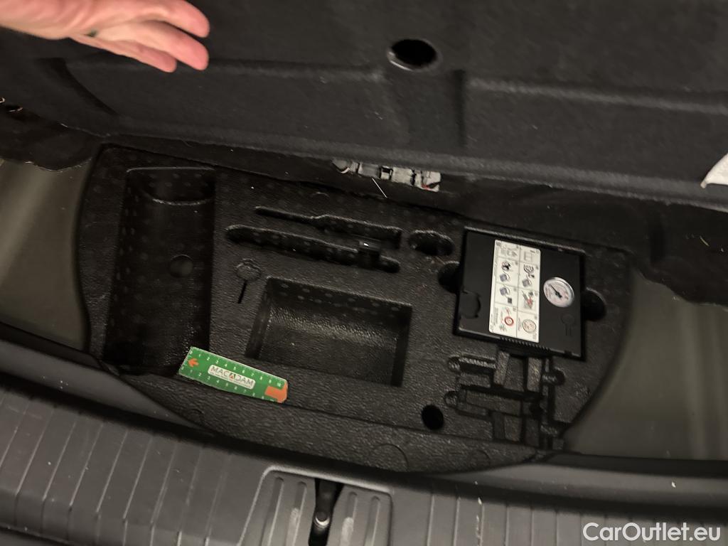  Volkswagen  Touran  United Start-Stop 2.0 TDI 115CV BVM6 E6dT #51