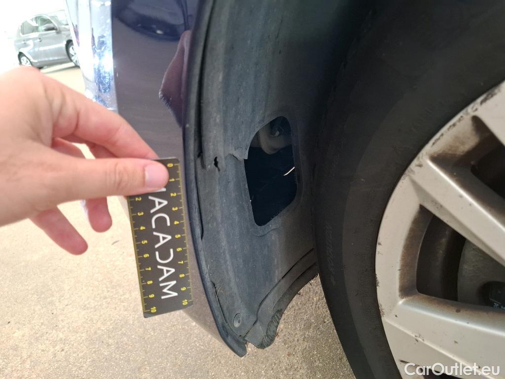  Volkswagen  Touran VOLKSWAGEN  / 2015 / 5P / monospace 2.0 TDI 115 DSG7 Lounge Business 7 pl #45