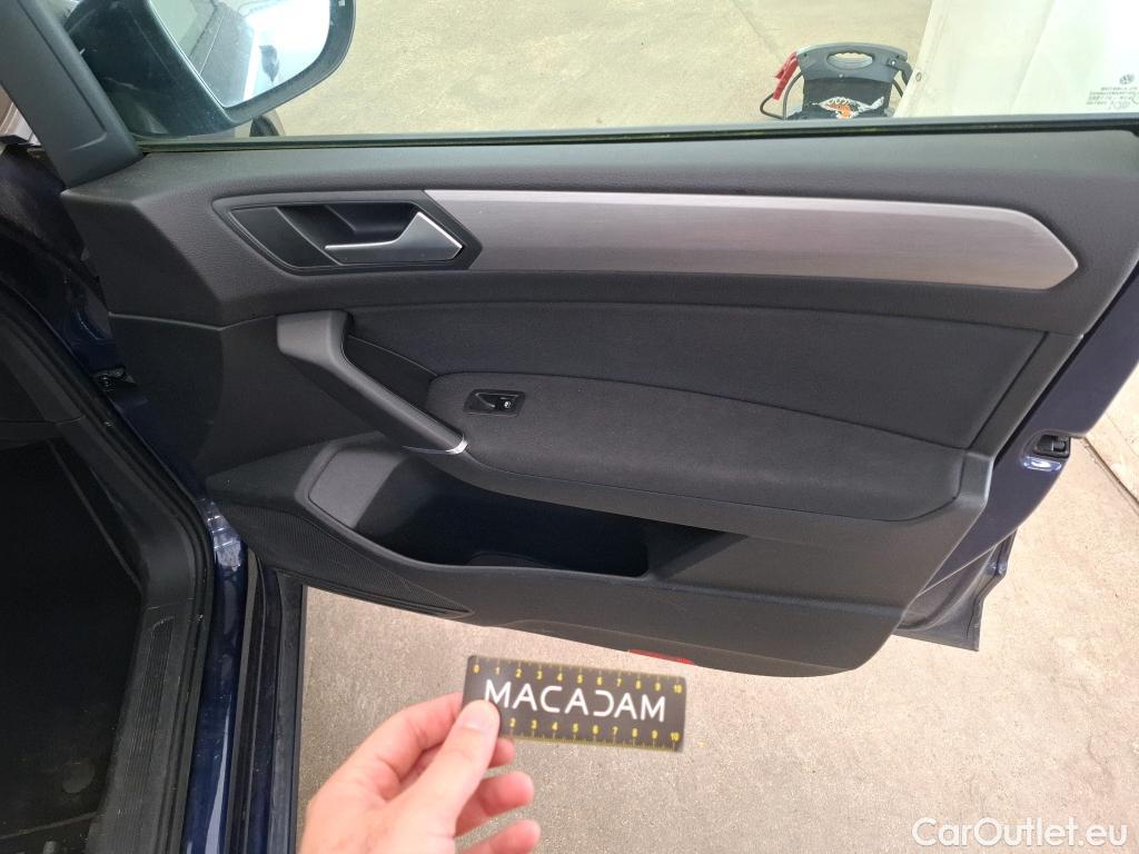  Volkswagen  Touran VOLKSWAGEN  / 2015 / 5P / monospace 2.0 TDI 115 DSG7 Lounge Business 7 pl #32