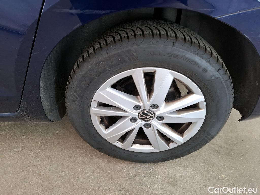  Volkswagen  Touran VOLKSWAGEN  / 2015 / 5P / monospace 2.0 TDI 115 DSG7 Lounge Business 7 pl #1