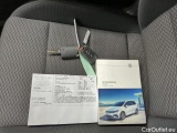  Volkswagen  Touran 2.0 TDI SCR DSG  76 #6