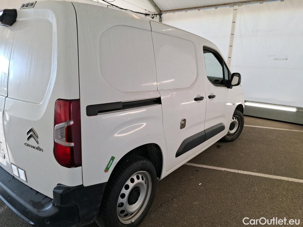  Citroen  Berlingo CITROEN  / 2018 / 4P / Fourgonnette M 1000kg PureTech 110 S&S BVM6 Driver #4